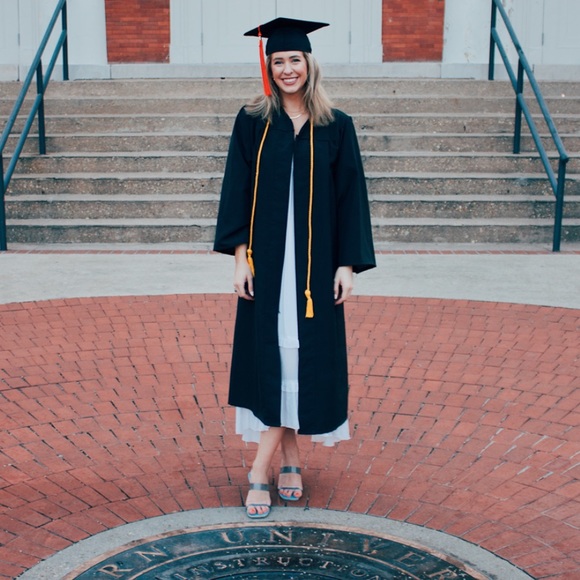 Hi I’m Liz! - Picture 3 of 4